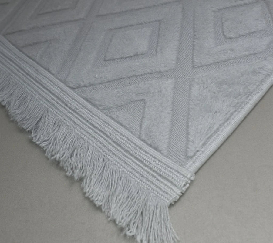 Geometric Pattern Carpet – 140×80 cm