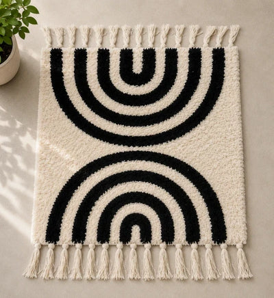 Boho Shaggy Tassel Rug with Black Geometric Pattern Soft Decorative Area Rug