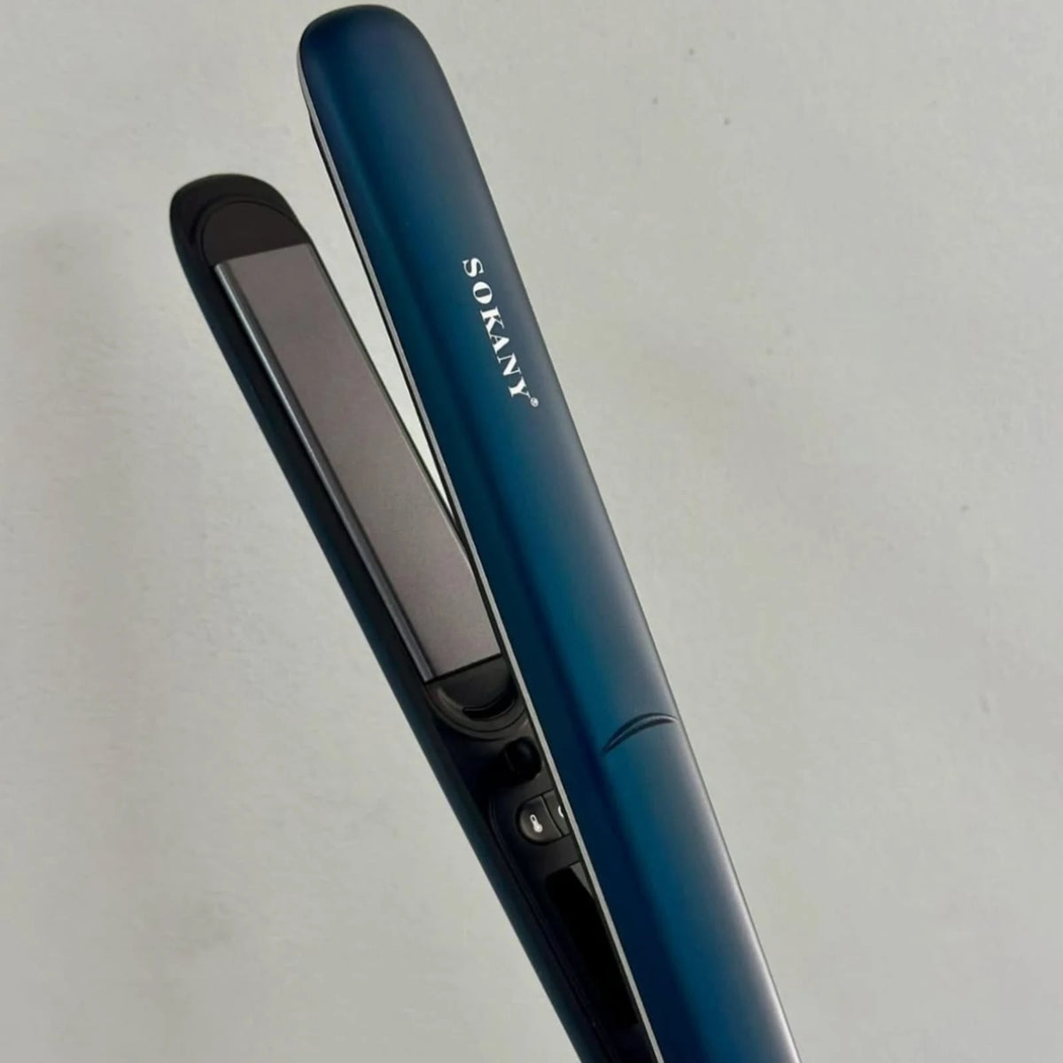 Pro Ceramic Hair Straightener Hair Styler Compact and Travel Friendly - Image 3