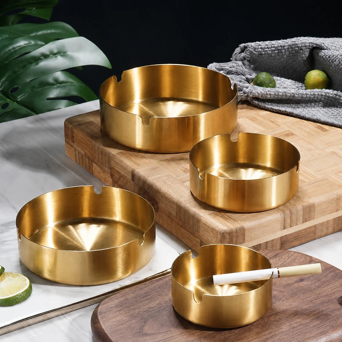 Gold Stainless Steel Ashtray 4Pcs Set Round Metal Table Ashtray Heavy Duty Luxury Gold Ashtray Modern Home Office Outdoor Patio Ashtray