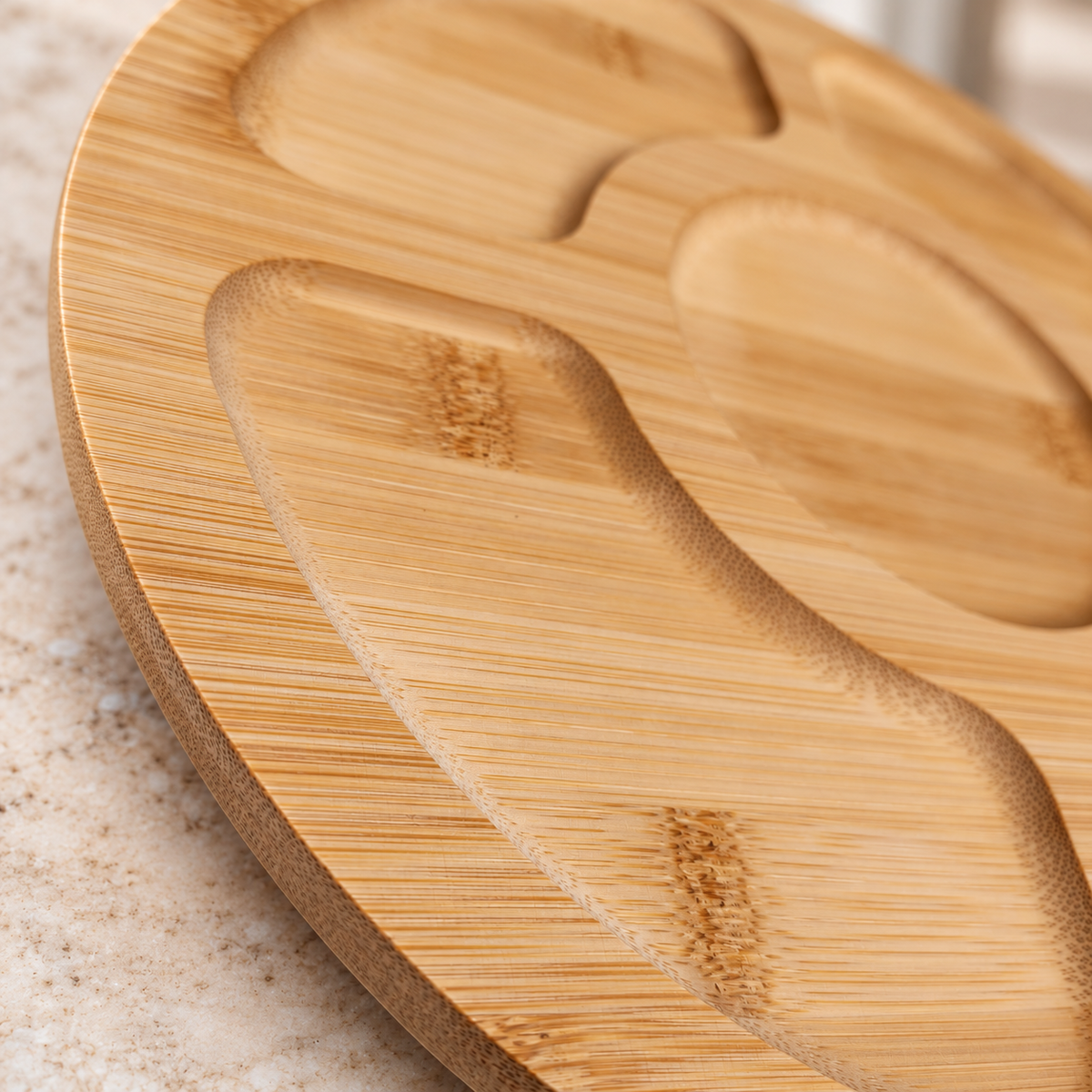 Bamboo Snack Serving Tray with Locking Clear Cove