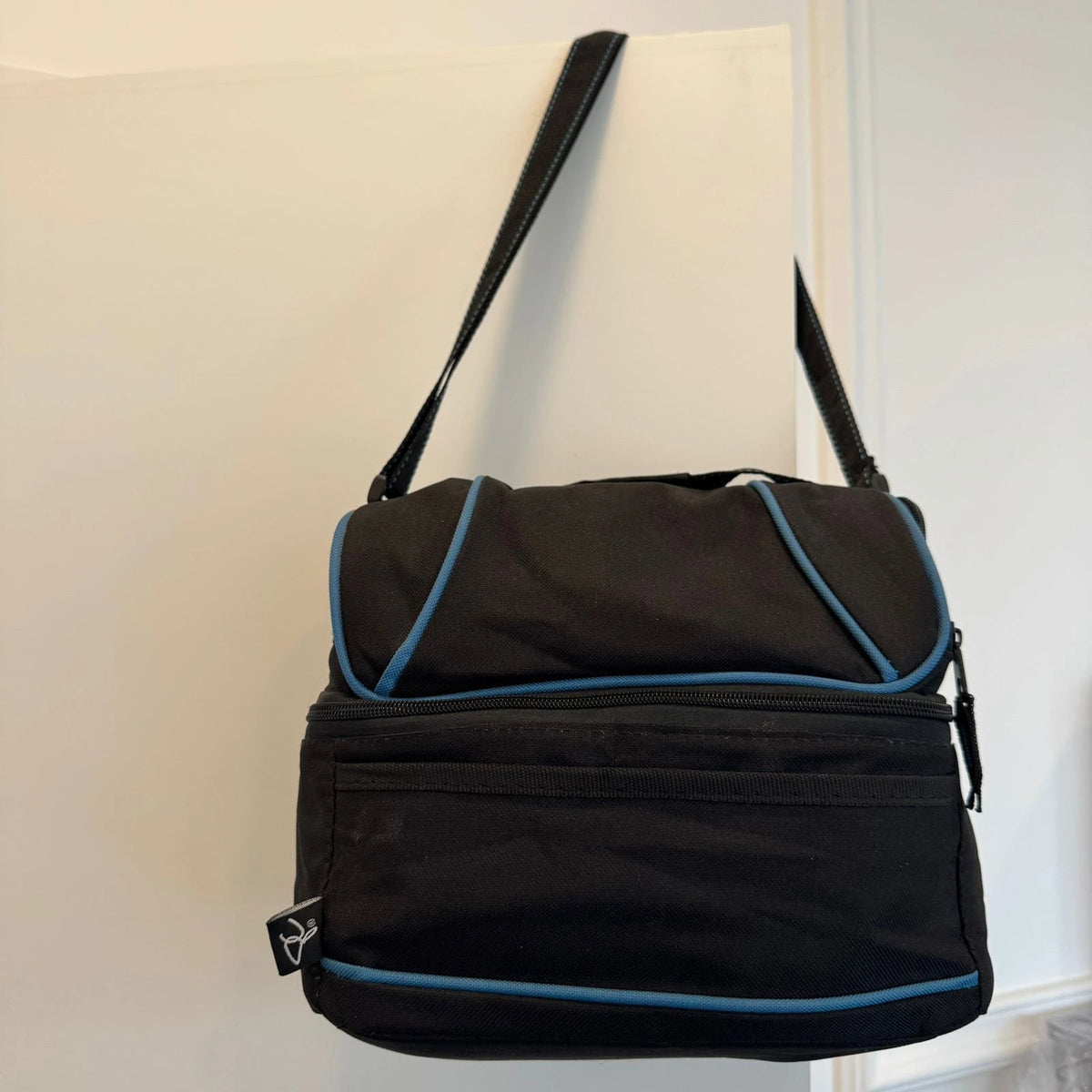 Insulated 2-Compartment Lunch Bag with Bottle Storage