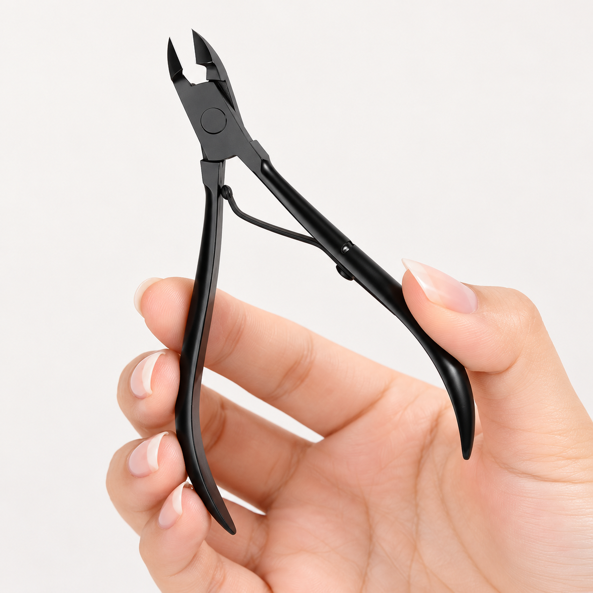 Professional Cuticle Nipper with 45° Angled Blades
