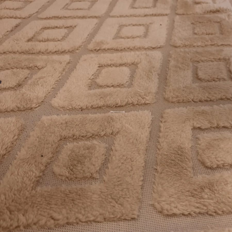 Geometric Pattern Carpet – 140×80 cm
