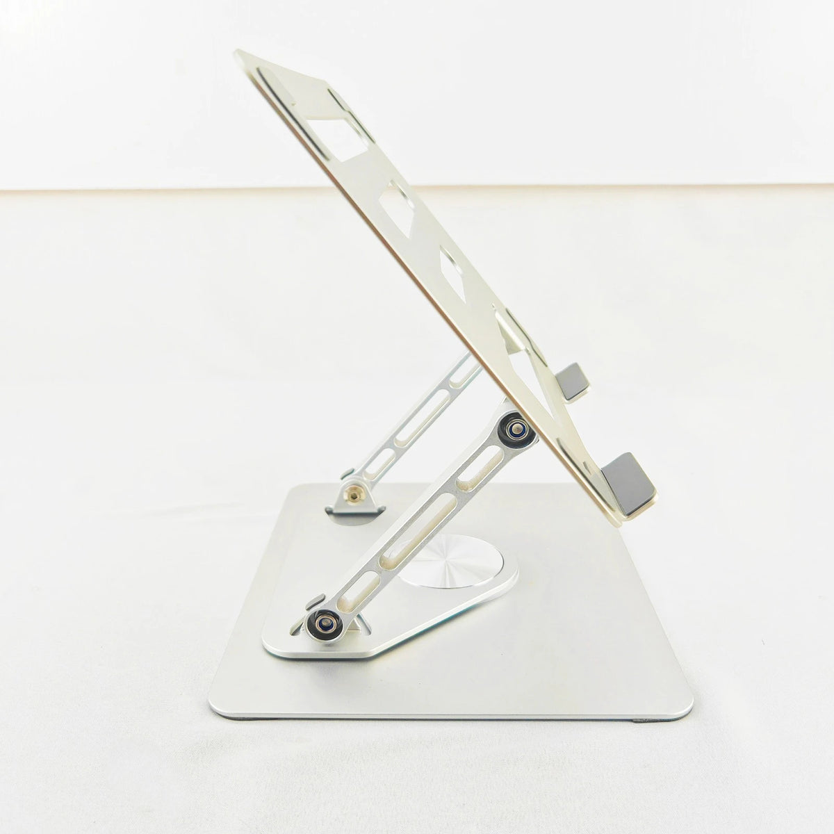 Adjustable Aluminum Laptop Stand – 360° Rotating Base for 14–17.3" Laptops - Image 3