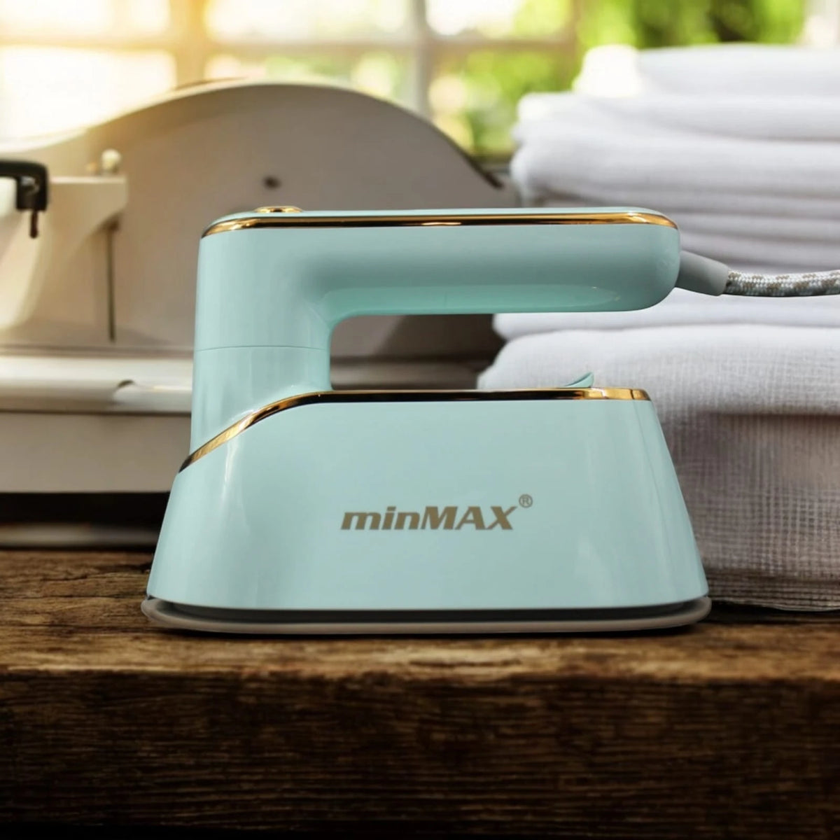 Foldable Steamer Iron 1300W - Image 6