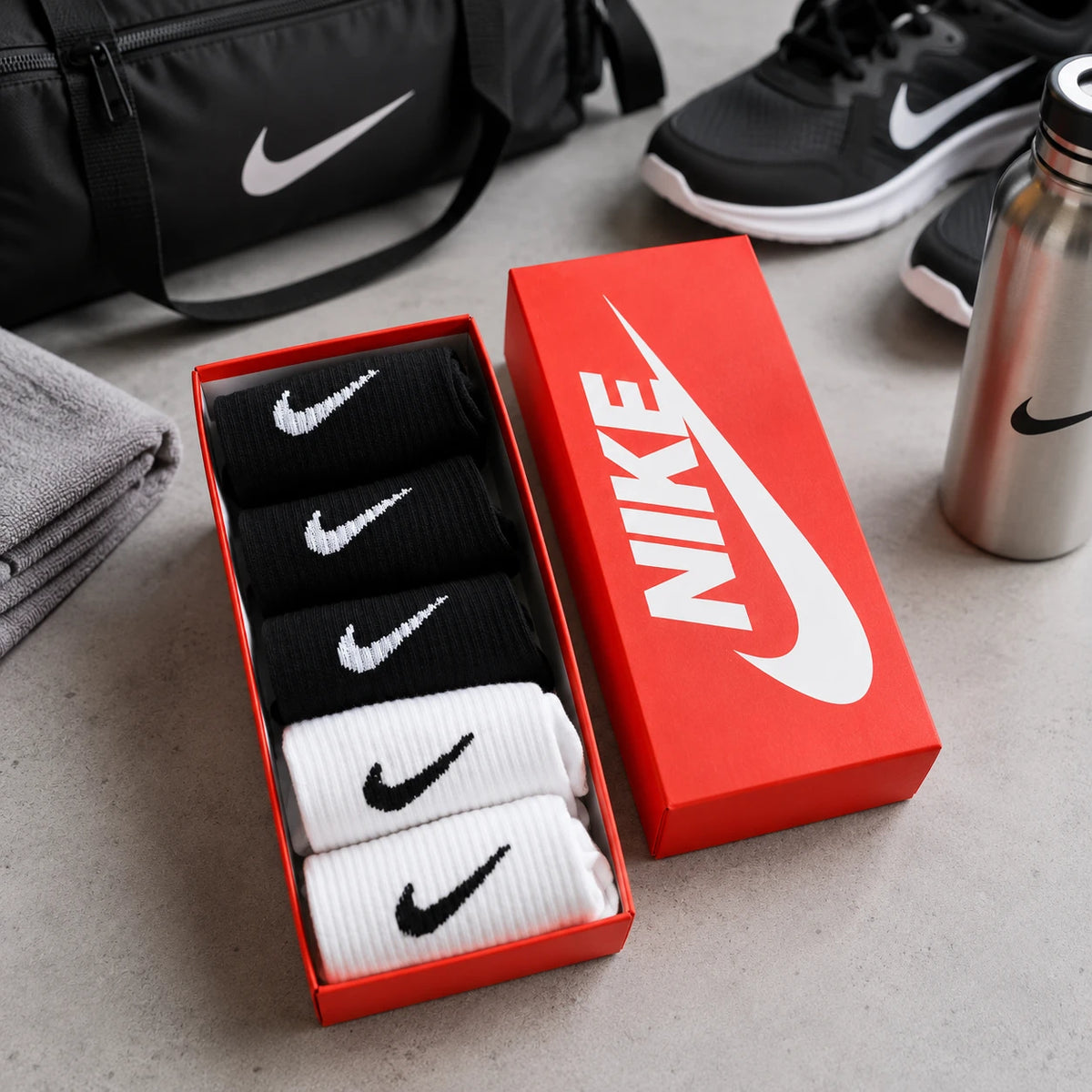 Nike Sports Socks 5 Pair Set Cotton Athletic Socks Breathable Everyday Training Socks Black & White