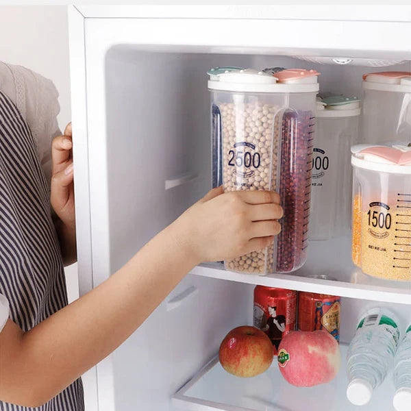 Airtight Food Container 2.5L Transparent Food Storage Box with Tight Seal for Pantry Organization Refrigerator and Daily Use